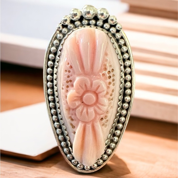 Native Pink Carved Flower Conch Ring in Sterling Silver - Picture 1 of 11